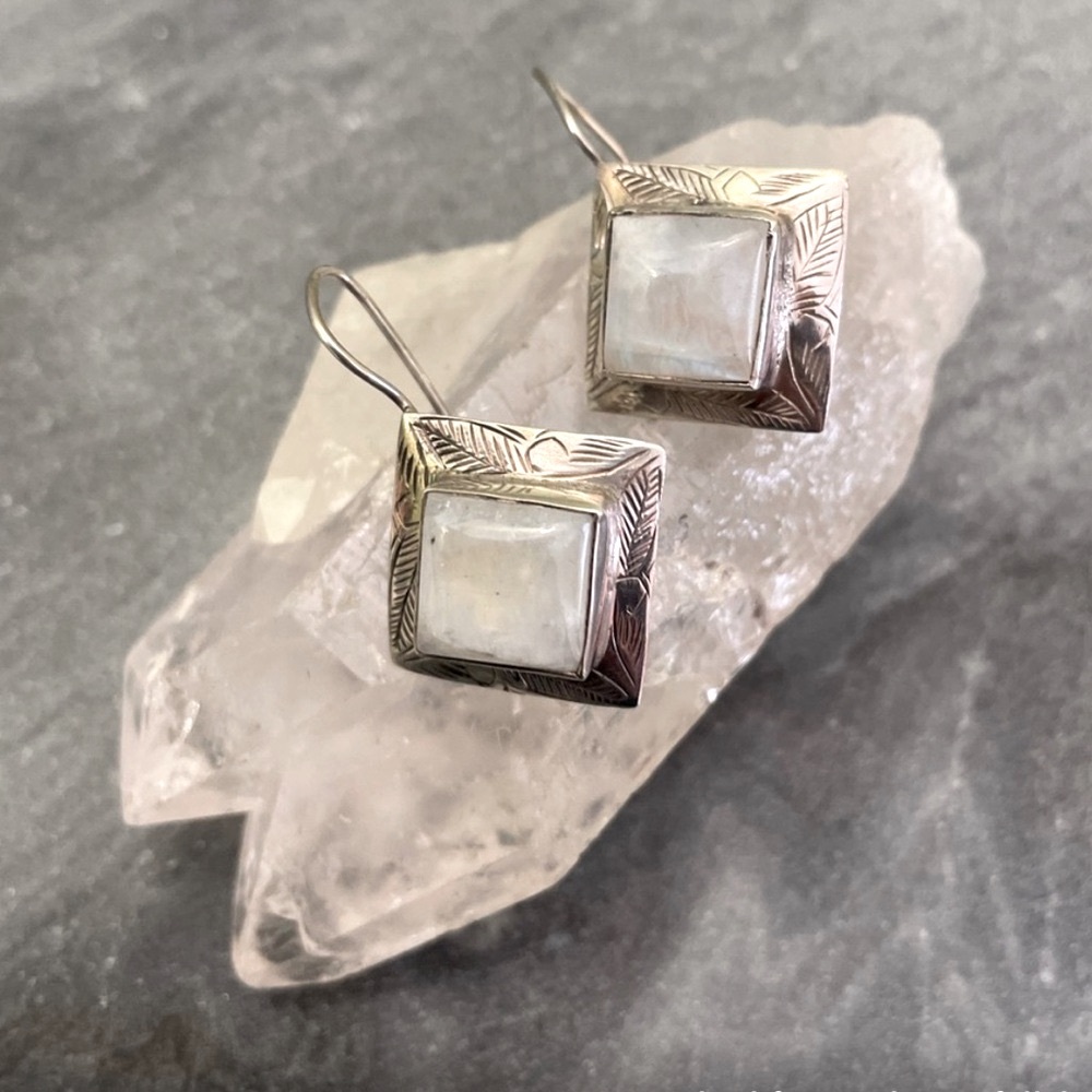 Vintage Silver Moonstone Sterling Silver Earrings - Picture 2 of 4